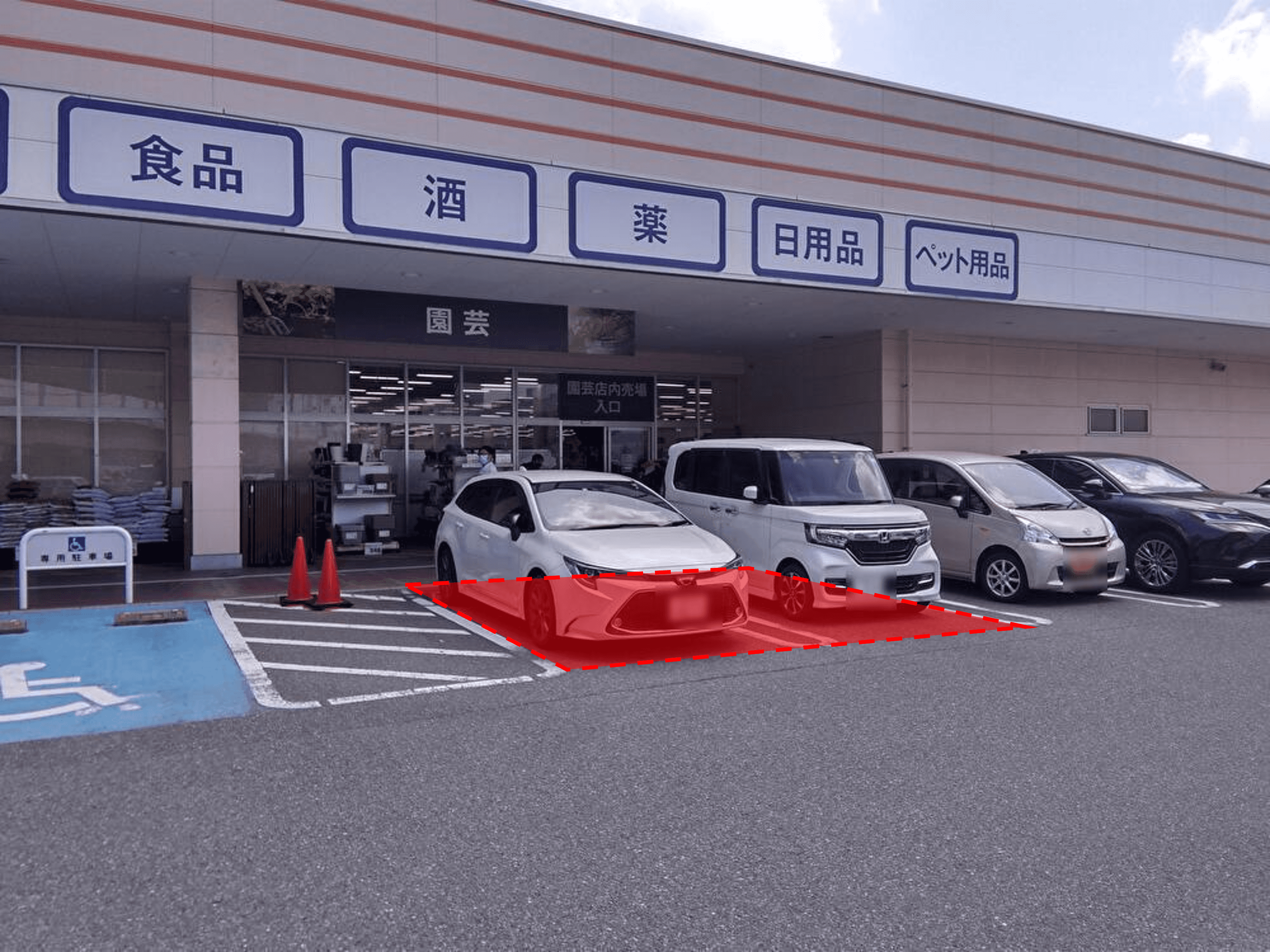 外園芸前駐車場 キッチンカーに最適な総合ディスカウントストアの催事イベントスペース