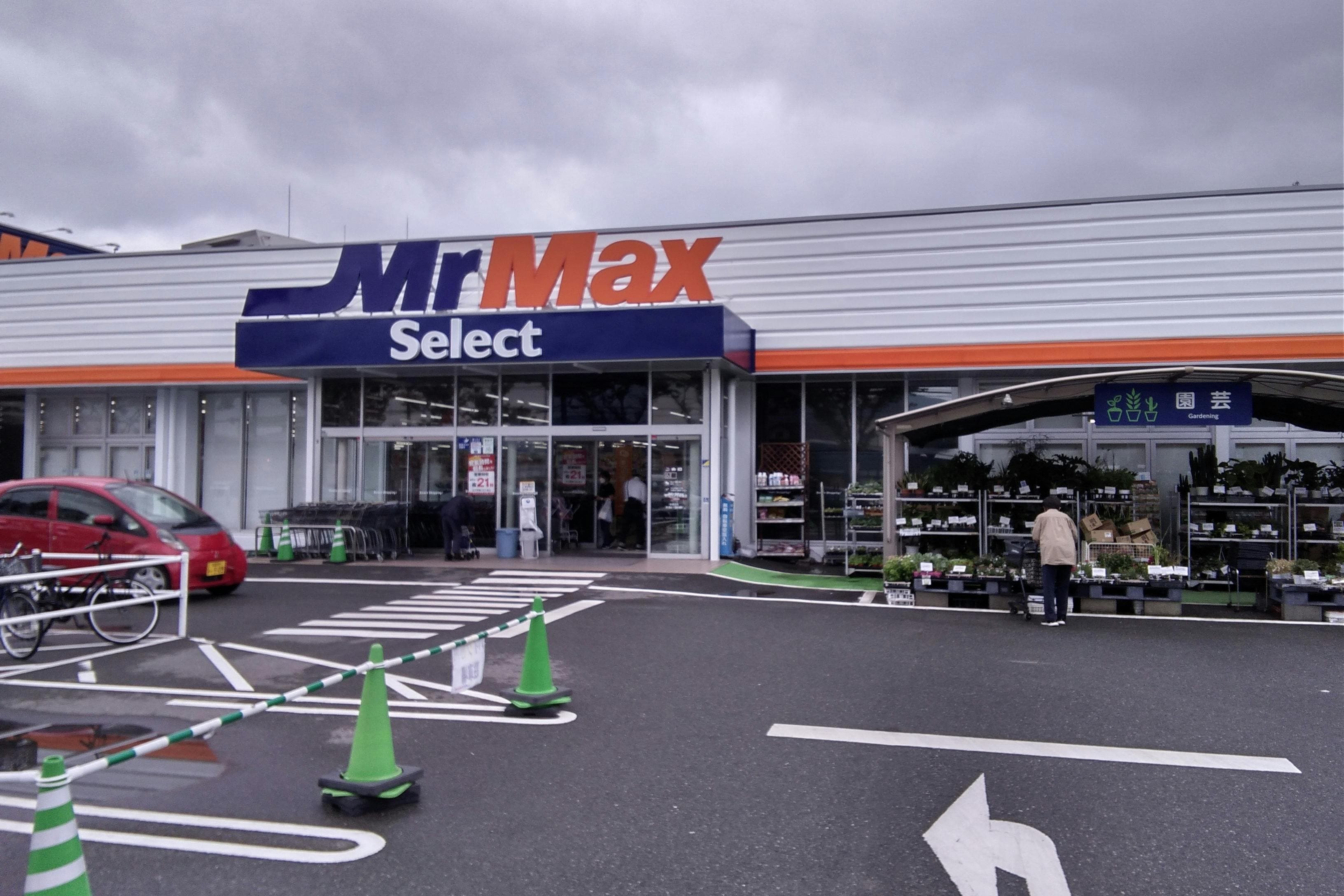 園芸外売場(右側) キッチンカーに最適な総合ディスカウントストアの催事イベントスペース1