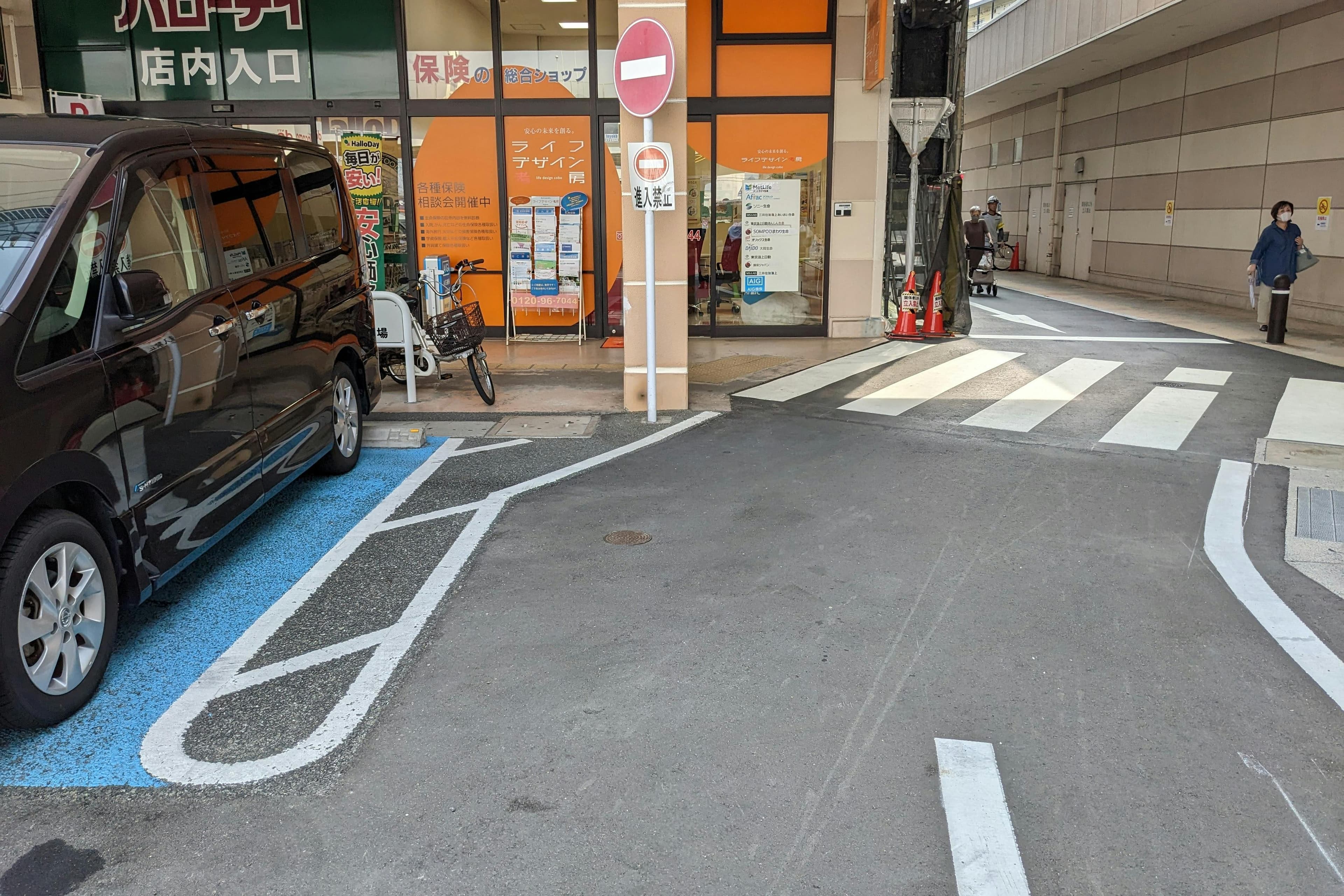 1階キッチンカー専用臨時 キッチンカーに最適な総合ディスカウントストアの催事イベントスペース1