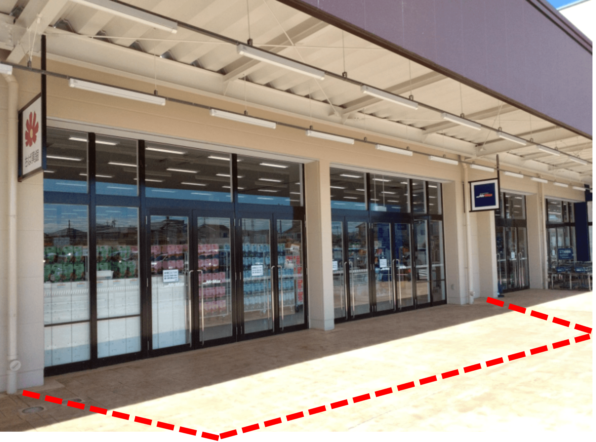 ミスターマックス側モール下 販促プロモーションや物販用途に最適な総合ディスカウントストアの催事イベントスペース1