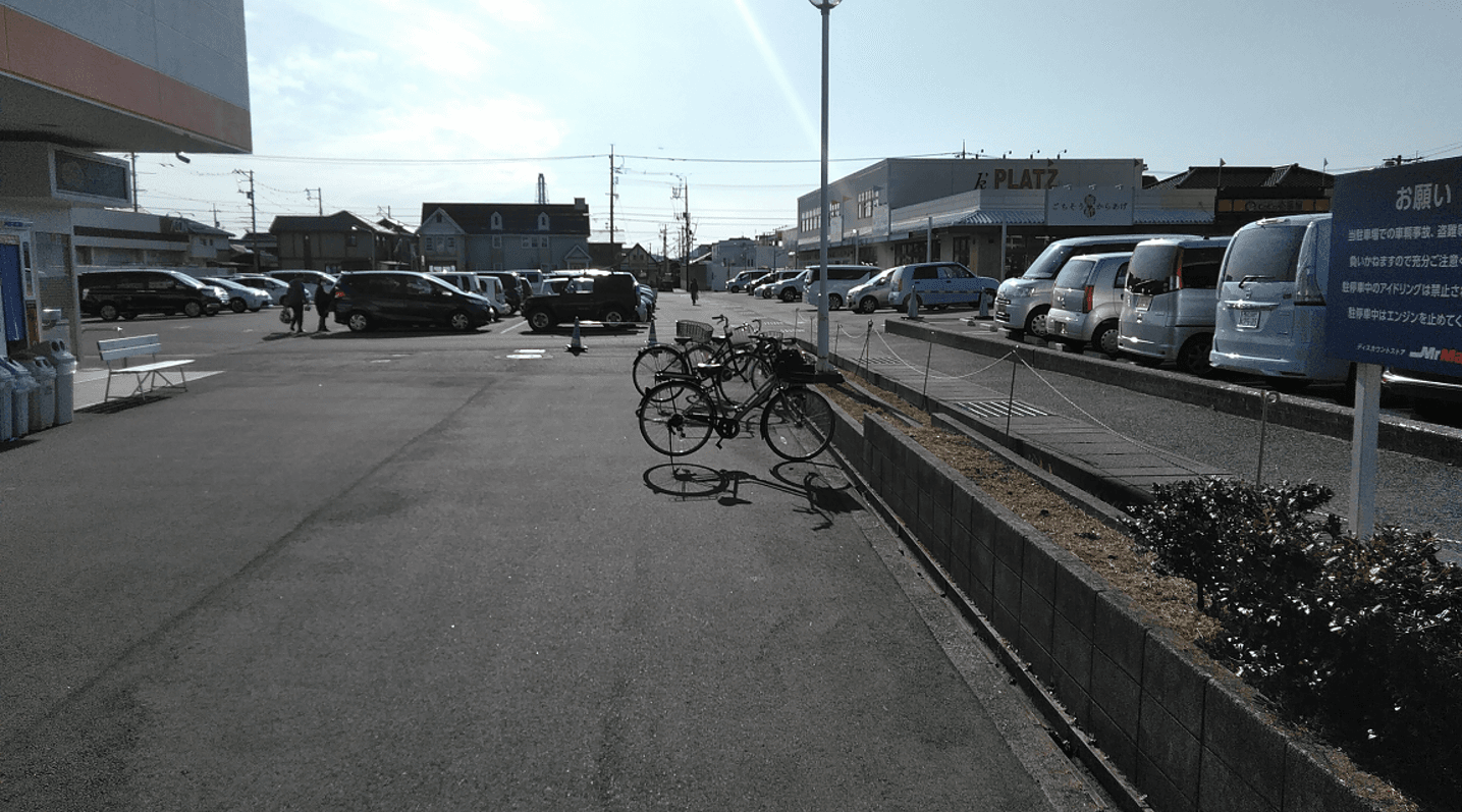 1階駐車場 キッチンカーに最適な総合ディスカウントストアの催事イベントスペース1