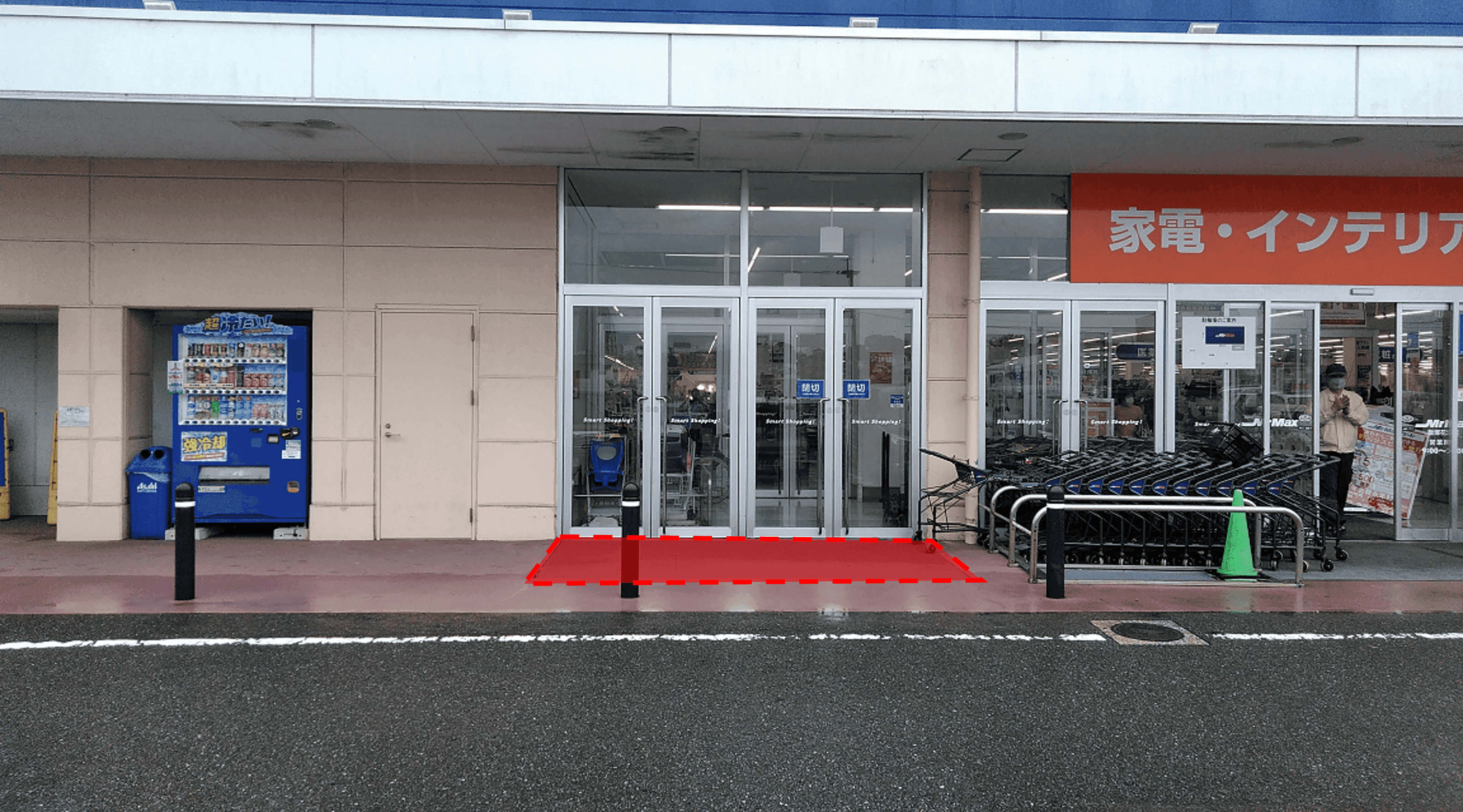 家電側入口 プロモーションや物販用途に最適な総合ディスカウントストアの催事イベントスペース